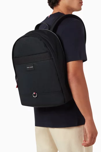 حقيبة ظهر لكمبيوتر محمول بشعار الماركة