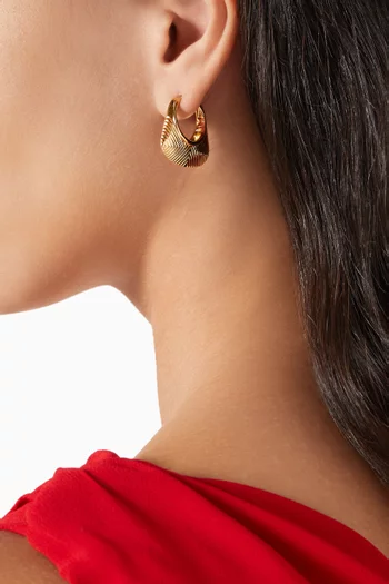 Hera Ridge Hoop Earrings in 18kt Recycled Gold-plated Brass
