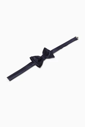 Knotted Bow Tie in Silk