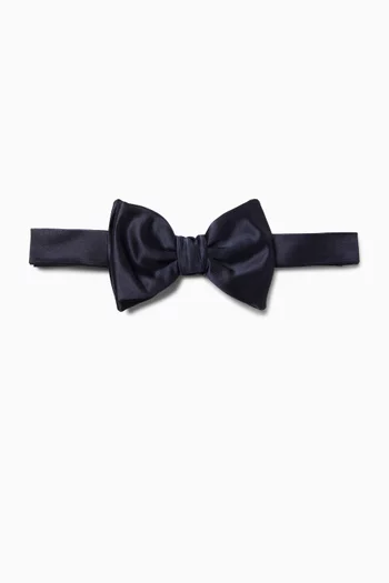 Knotted Bow Tie in Silk