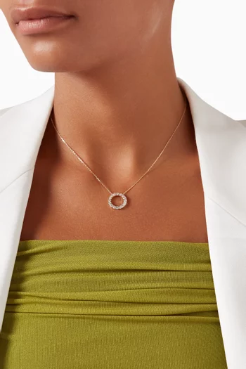 Chique Circle Diamond Necklace in 18kt Gold