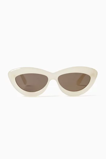 Curvy Cat-eye Sunglasses in Acetate