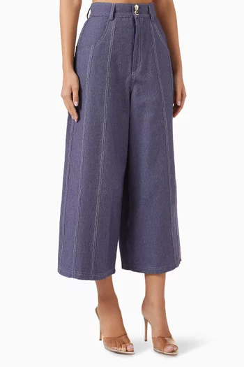 بنطال بساقين واسعتين