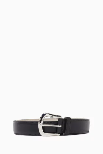 Buckled Belt in Calfskin Leather