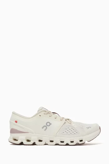 Cloud X 4 Low-top Sneakers in Mesh-knit