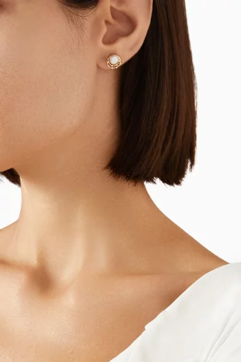 Kiku Cadeau Pearl Stud Earrings in 18kt Yellow Gold