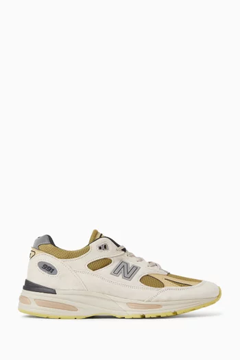 Made in UK 991v2 Sneakers in Suede & Mesh
