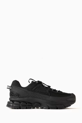 Zoom Vomero Roam Sneakers in Nylon