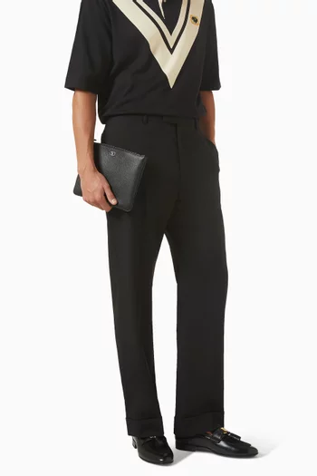 VLogo Signature Pouch in Grainy Calfskin