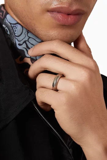 Knife Edge Band Ring in Titanium, 6mm