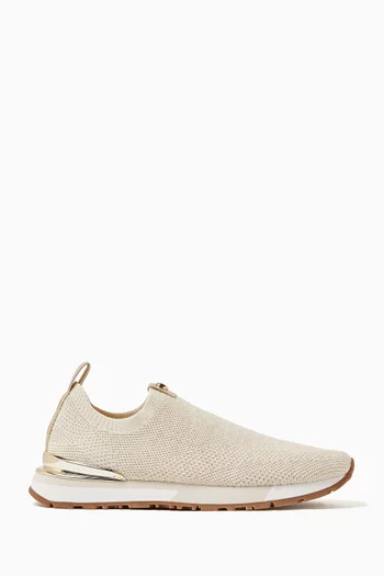 Nova Slip-on Sneakers