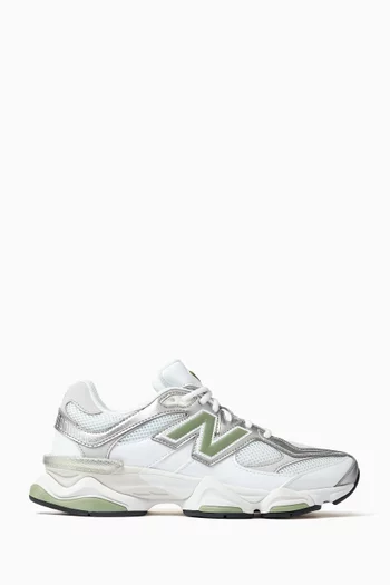 9060 Sneakers in Mesh