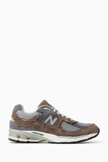 2002 Sneakers in Suede & Mesh
