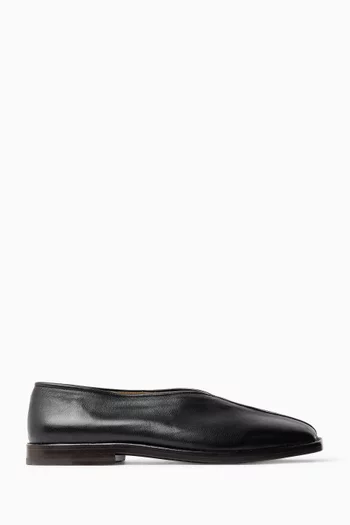 Piped Slippers in Leather