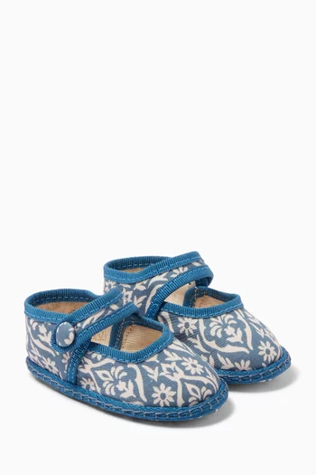 Ballerina Flats in Canvas