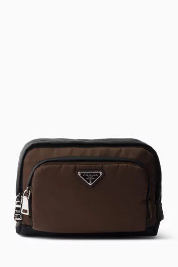 Logo Pouch in Re-Nylon