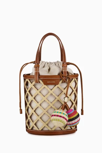 Romance Bucket Bag in Raffia