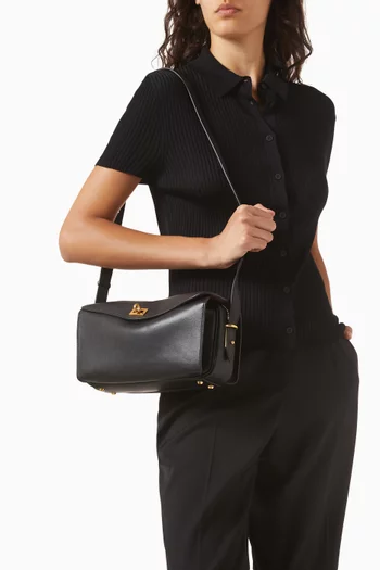 Medium Le 7 Shoulder Bag in Calfskin Leather