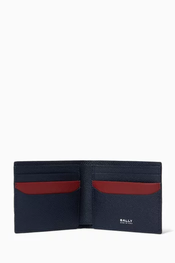 Essential Bifold Wallet in Grained Leather