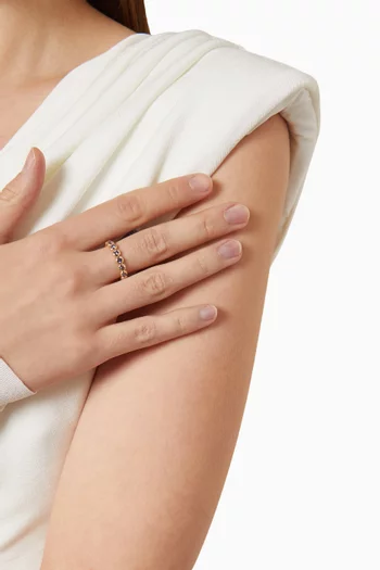 خاتم مرصع بأحجار تنزانيت داخل إطار ذهب أصفر عيار 18
