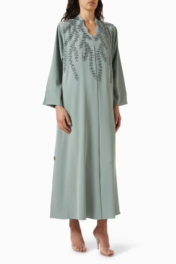 عباية مزينة بتطريزات كريب