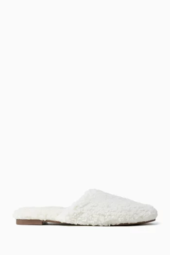 Sherpa Slippers in Faux Sherpa
