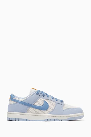 Dunk Low SE Sneakers