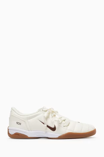 T90 Low-top Sneakers
