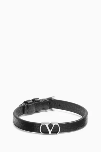 VLogo Signature Bracelet in Grainy Leather