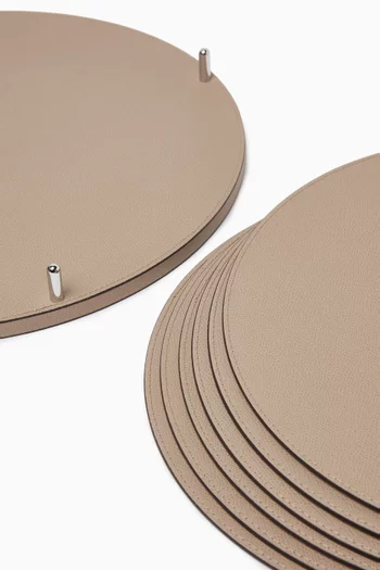 David Round Placemat Holders in Leather, Set of 6