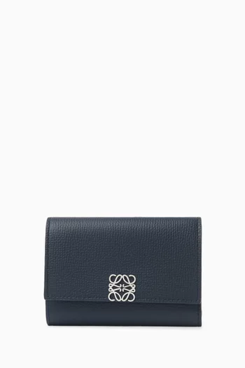 Small Anagram Vertical Wallet in Grained Calfskin