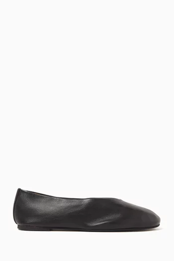 Blaine Ballet Flats in Nappa