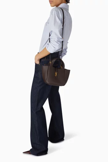Le 5 À 7 Baby Bea Bag in Grained Leather
