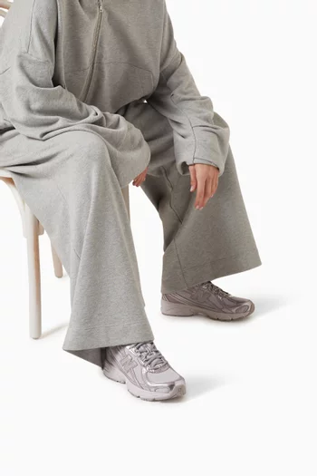 Unisex 740 Low-top Sneakers in Mesh
