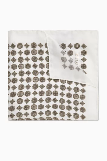 Medallion Pocket Square in Silk Twill