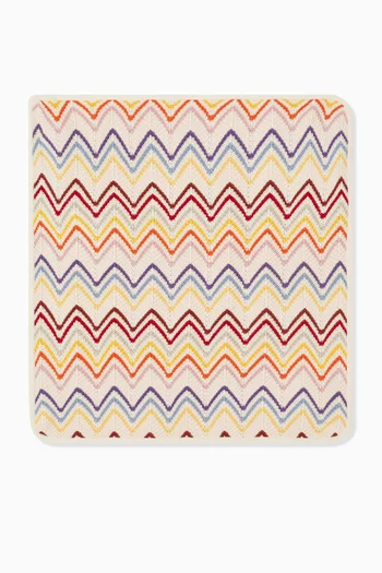 Chevron-printed Blanket in Knit
