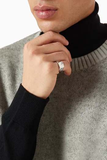 Guardian Ring in Rhodium-plated Sterling Silver