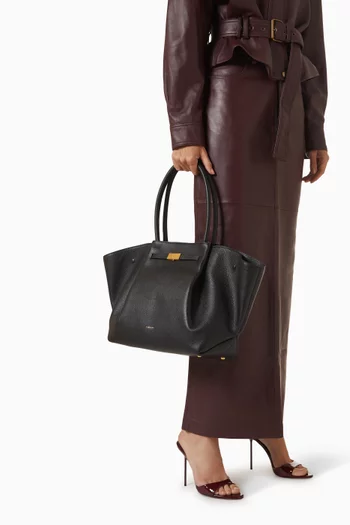 The Large New York Tote Bag in Leather