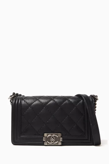 Medium Boy Flap Bag in Quilted Leather