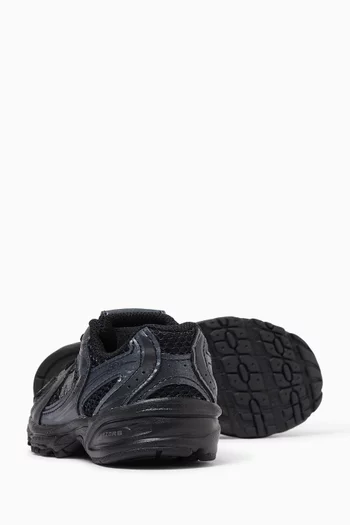 530 Sneakers in Mesh