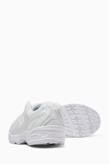 530 Sneakers in Mesh