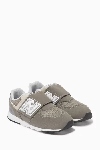 574 Sneakers in Suede