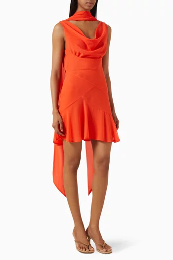 فستان قصير بوشاح