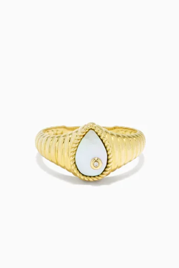Baby Chevaliere Poire Berlingot Nacre Ring in 9kt Yellow Gold
