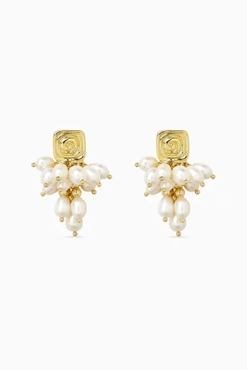 The Seychelles Pearl Stud Earrings in 14kt Gold-plated Brass