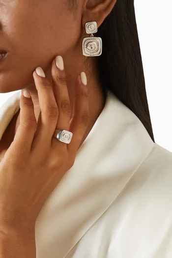 The Seychelles Signet Ring in Rhodium-plated Silver