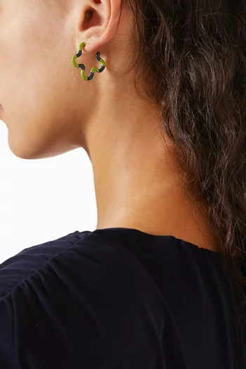 Two-Tone Asymmetrical Flower Earrings in 9kt Gold
