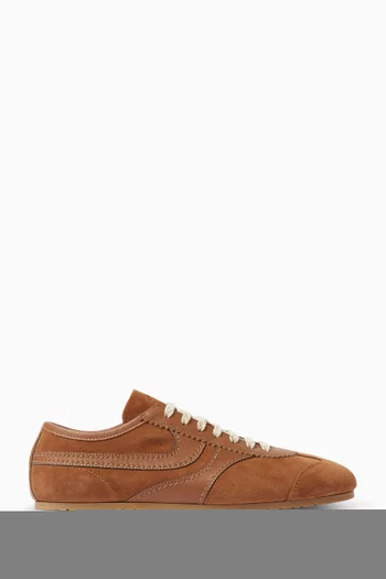 Sneakers in Suede
