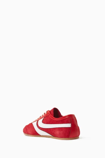 Sneakers in Suede