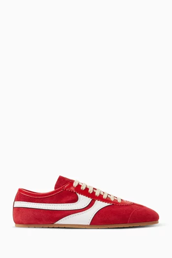 Sneakers in Suede